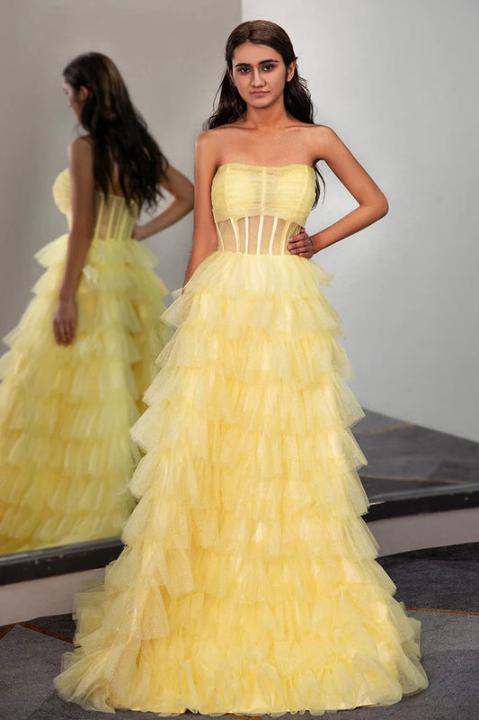 Strapless strapless strapless fish bone pleated cake dress, ball gown