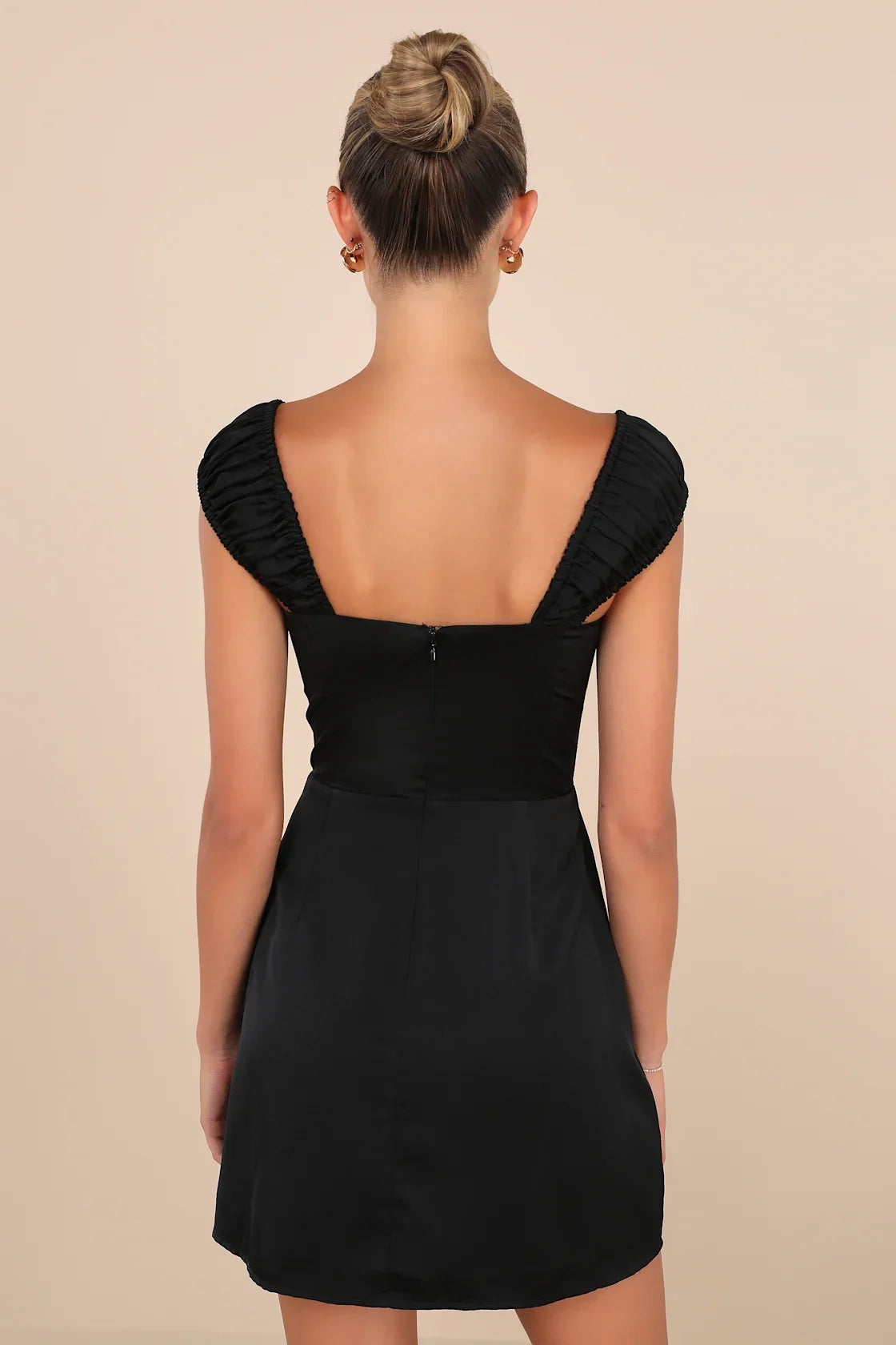OKBBN Elegant Ruffle Tight Mini Satin Short Homecoming Dresses