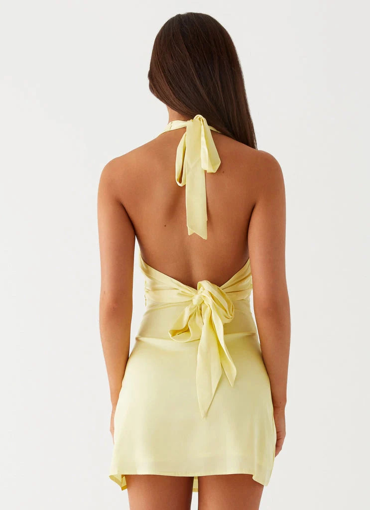 OKBBN's charming V-neck highlights the curve, while the back strap exudes exquisite charm. Prom Dresses