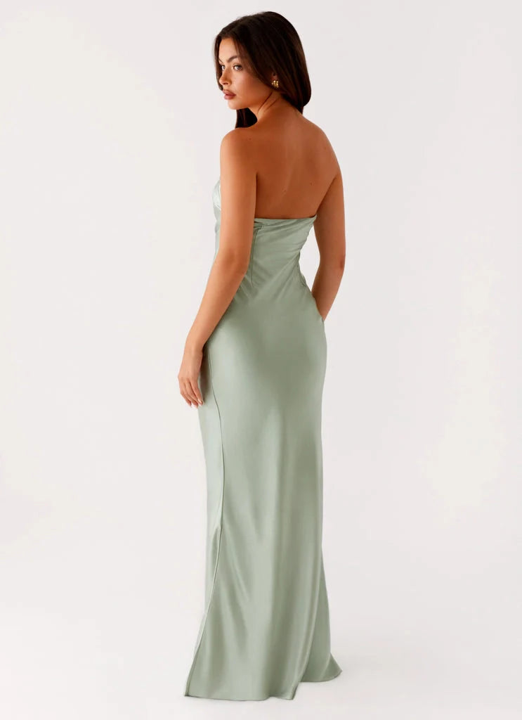 OKBBN's luxurious and charming off shoulder highlights the lines of the shoulders and neck, fully lined Prom Dresses