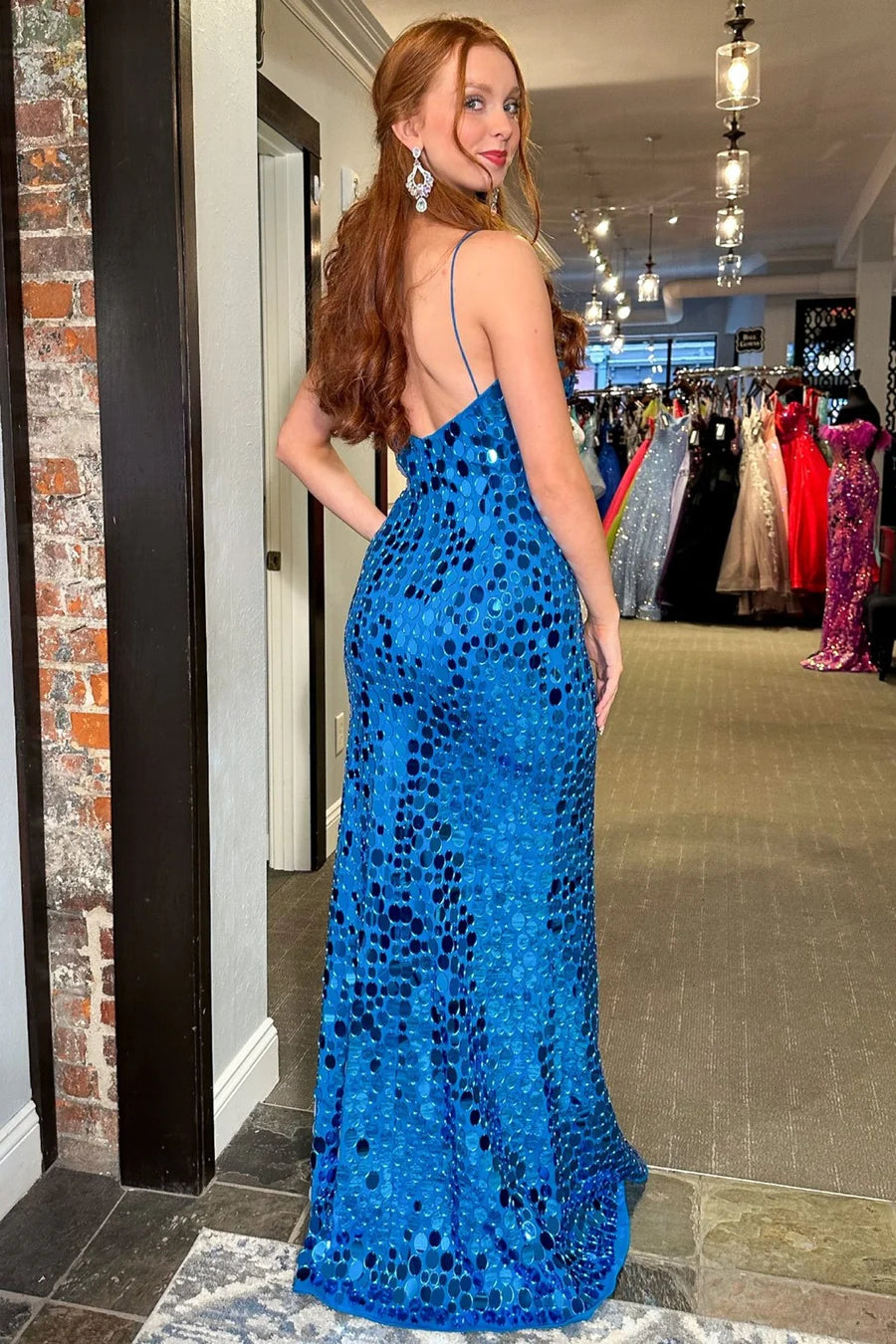 Oval glass mirror V-neck long slit ball dress