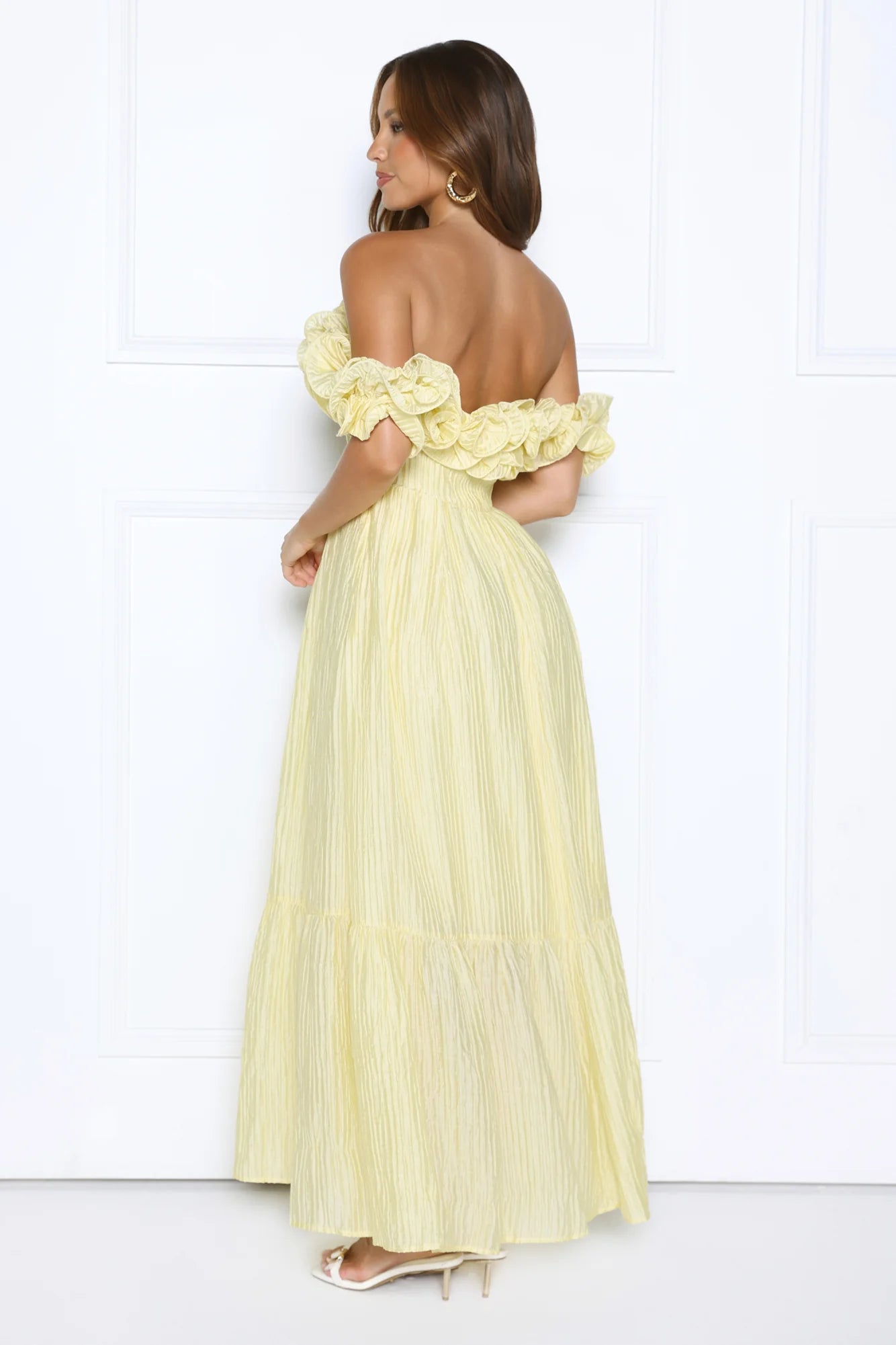 Pale Yellow Ruffled Square Neck Maxi Evening Dresses with Tiered Ruffle Hem
