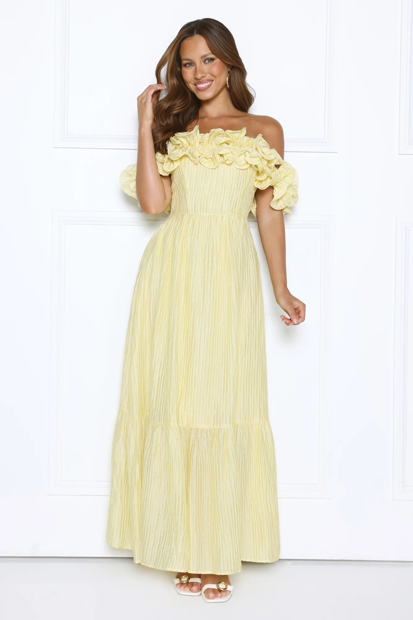 Pale Yellow Ruffled Square Neck Maxi Evening Dresses with Tiered Ruffle Hem