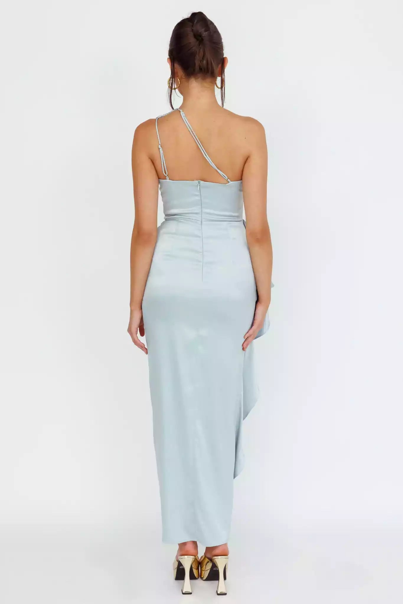 Prominent single shoulder mid length lining with side slit and zipper at the back Bridesmaid Dresses