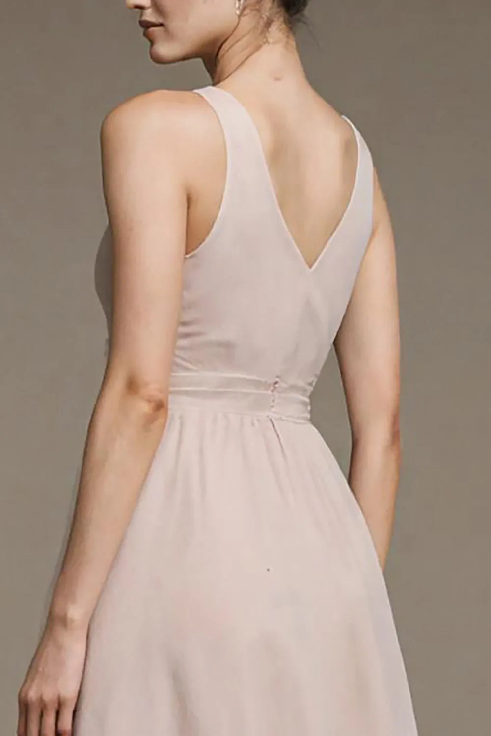 Romantic A-Line Deep-V -Neck Sleeveless V-Back Ruched Floor-Length Prom Dresses for women Hot Sale ﻿