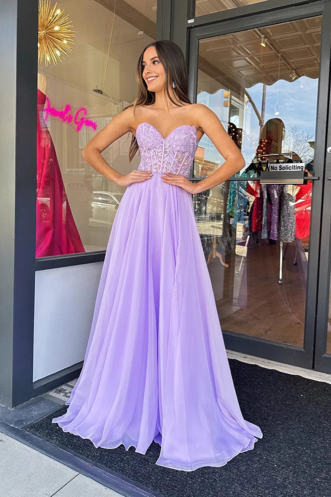 Romantic Lavender A-Line Sweetheart Neck Sleeveless Appliques Lace-Up Floor-Length Prom Dress with Side Slit Detachable Sleeves