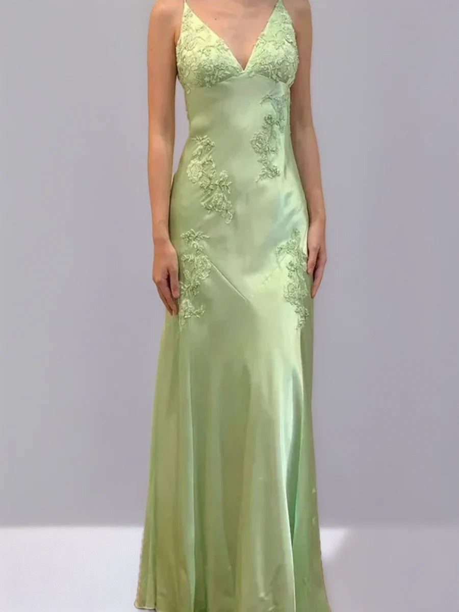 Romantic Plunging V-Neck Lace Appliqu¨¦ Satin Mermaid Evening Dress with Low Open Back & Self-Tie Closure