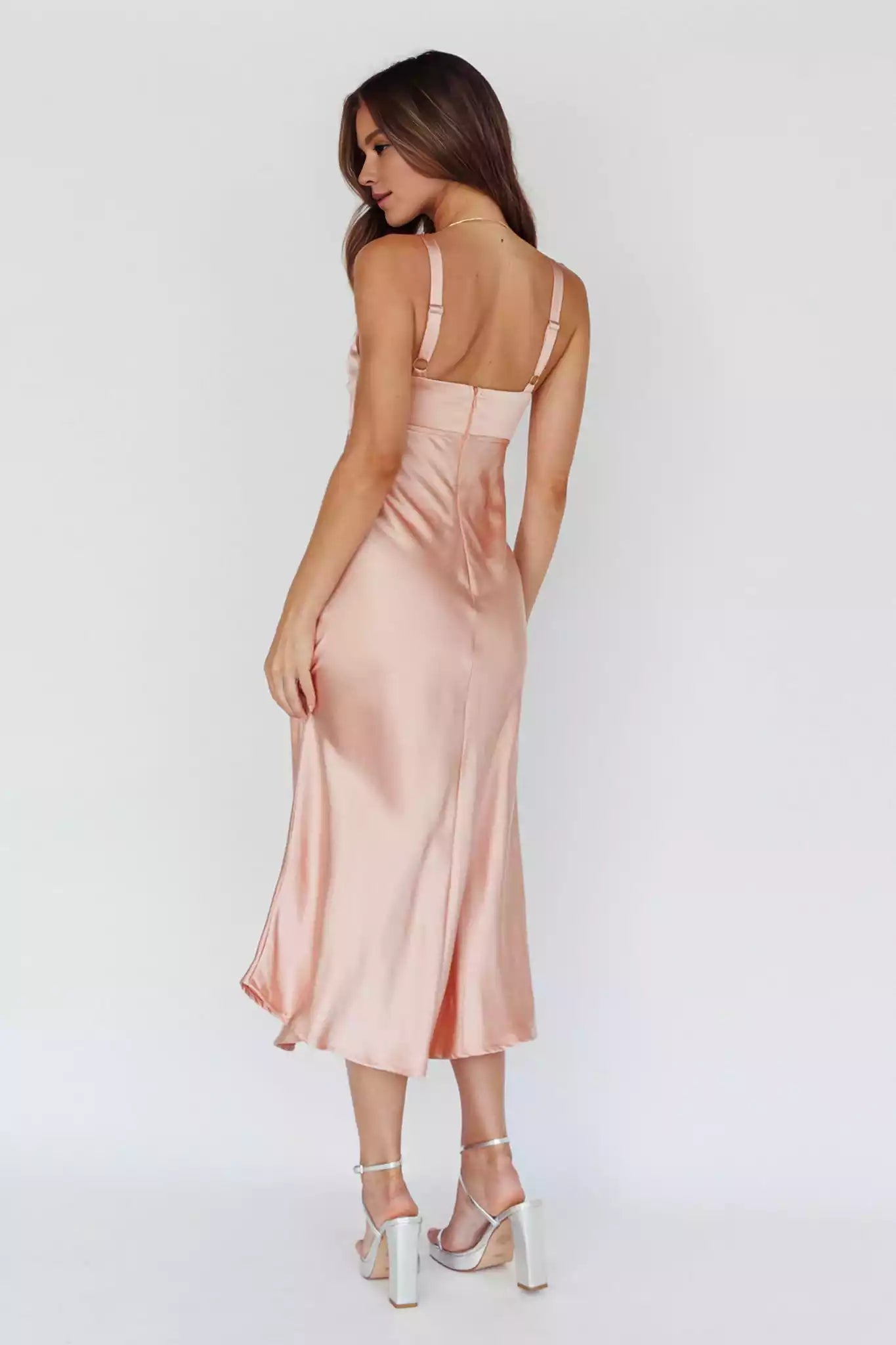 Romantic, lightweight and close fitting chest strap with adjustable shoulder straps for a more elegant Bridesmaid Dresses look