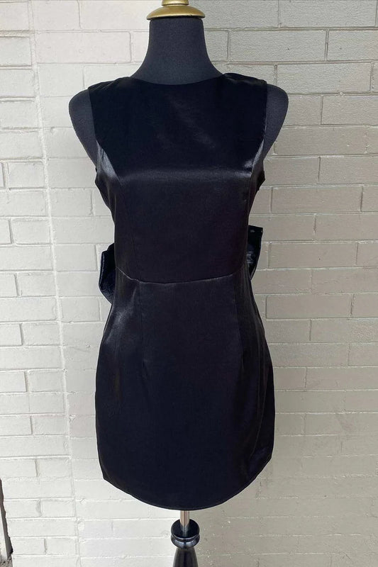 Round neck butterfly condensation back short party dress