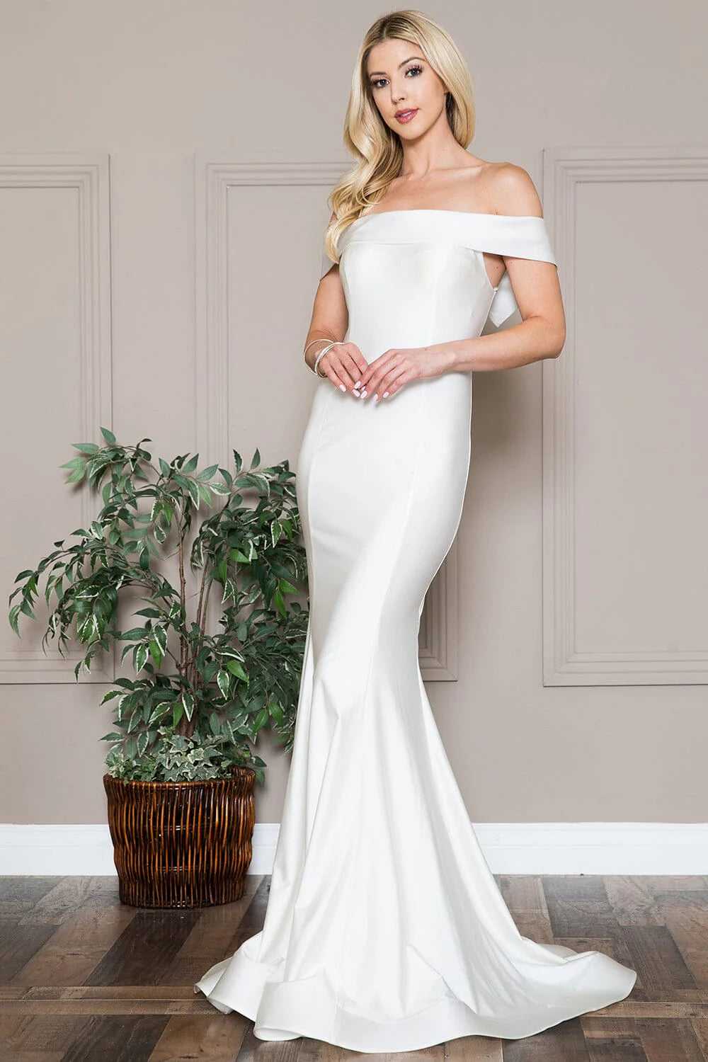 Shoulderless mermaid dress and floor length skirt