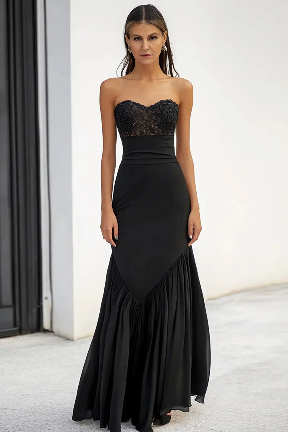 Simple A-line pleated strapless black long lace skirt