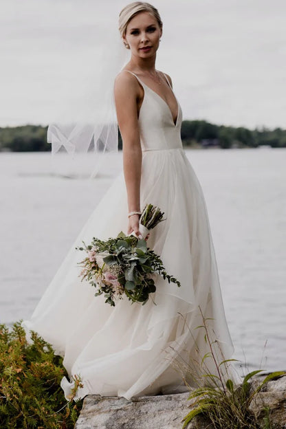 Simple Wedding Dresses Spaghetti Straps Backless Tulle Satin V Neck Bridal Gown