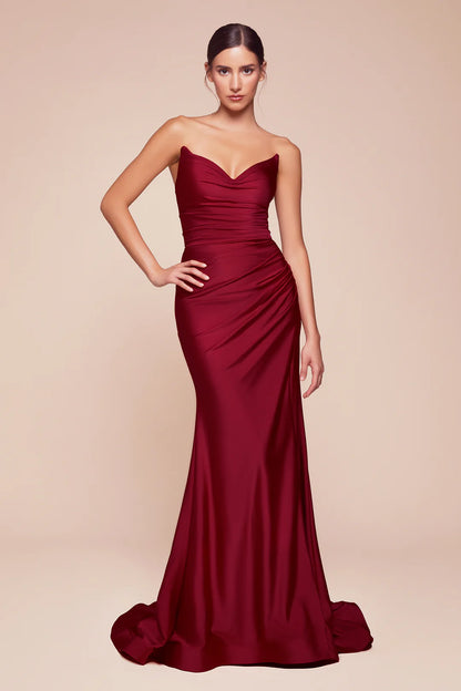 Sleeveless strapless mermaid dress with side slit