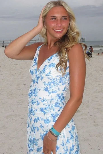 Stunning Spaghetti Straps V-Neck Print Tight Sleeveless Homecoming Dress