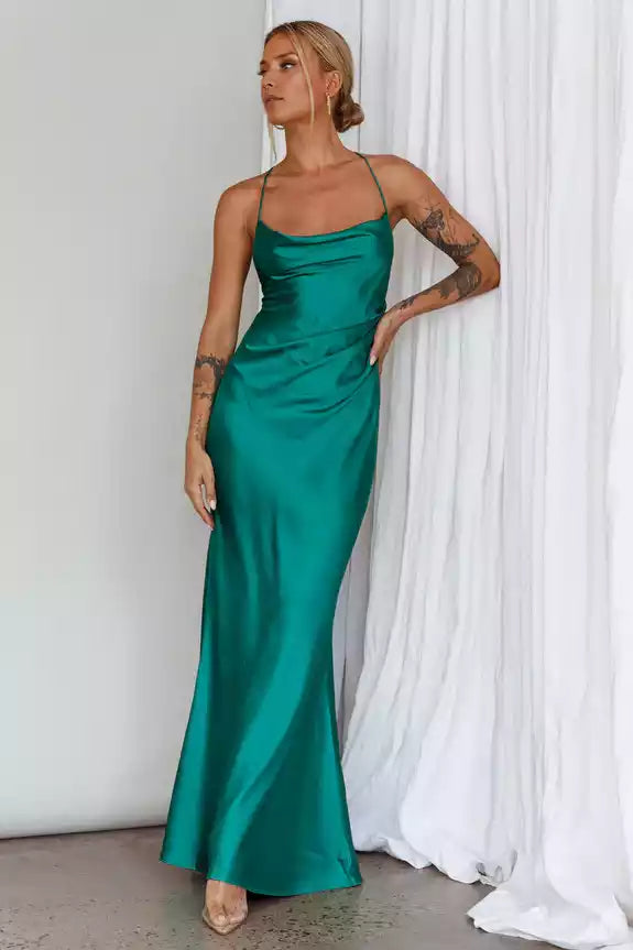 Stunning unlined neckline with low back, featuring chain and tie details, and Bridesmaid Dresses back details