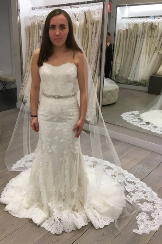 Sleeveless strapless sweetheart mermaid wedding dress