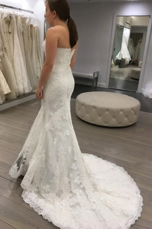 Sleeveless strapless sweetheart mermaid wedding dress