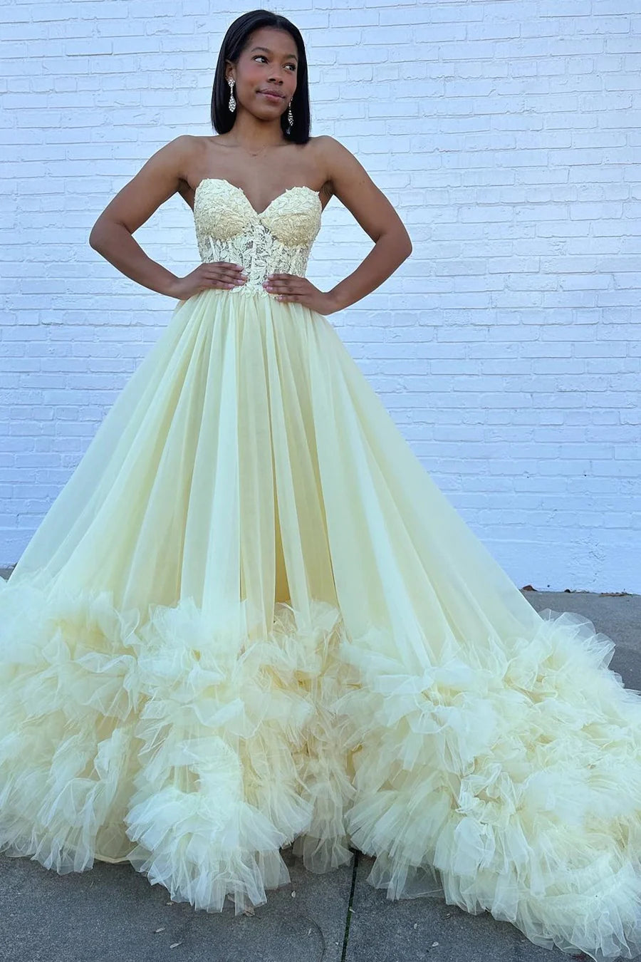 Tulle Appliques Sweetheart Ruffle Long Prom Dress
