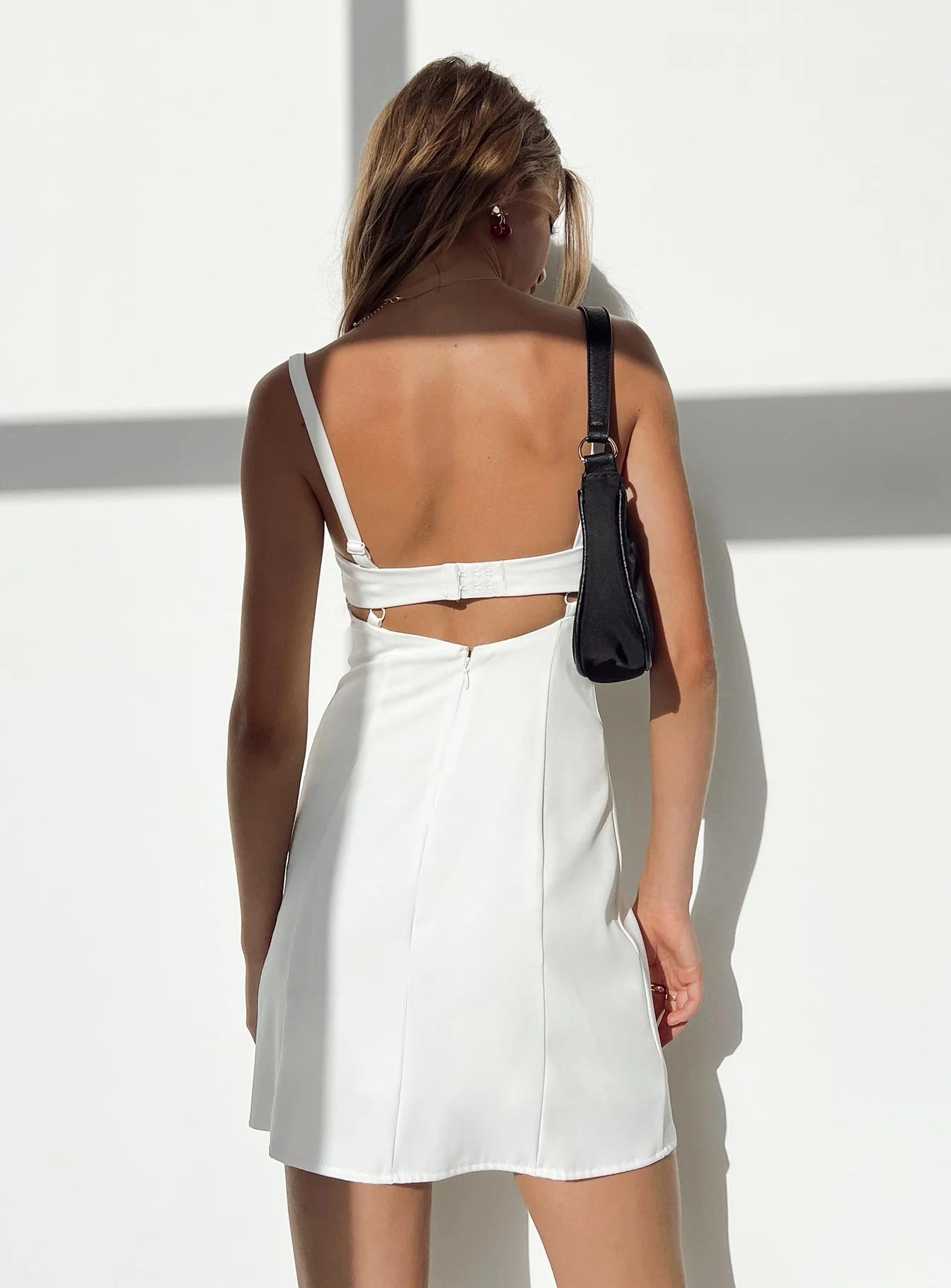 White Satin Sweetheart Neck Cut Out Back Bodycon Mini Dress Homecoming Dresses