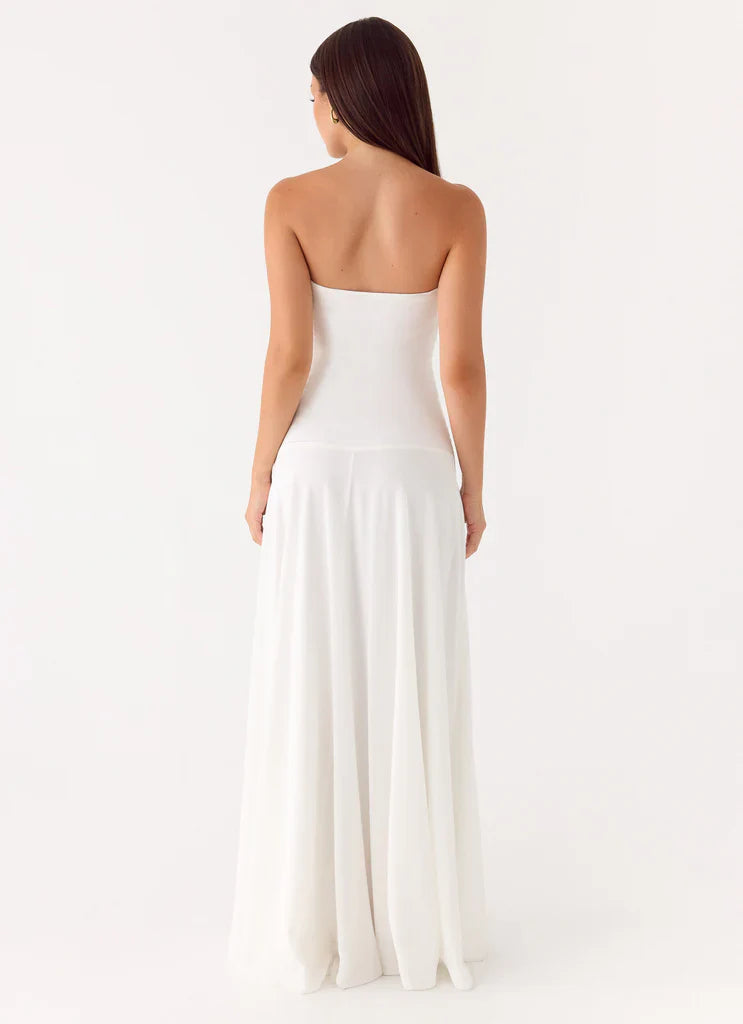 White Strapless Ruched Waist Sweetheart Maxi Prom Dress For Stunning Formal Evening Occasions