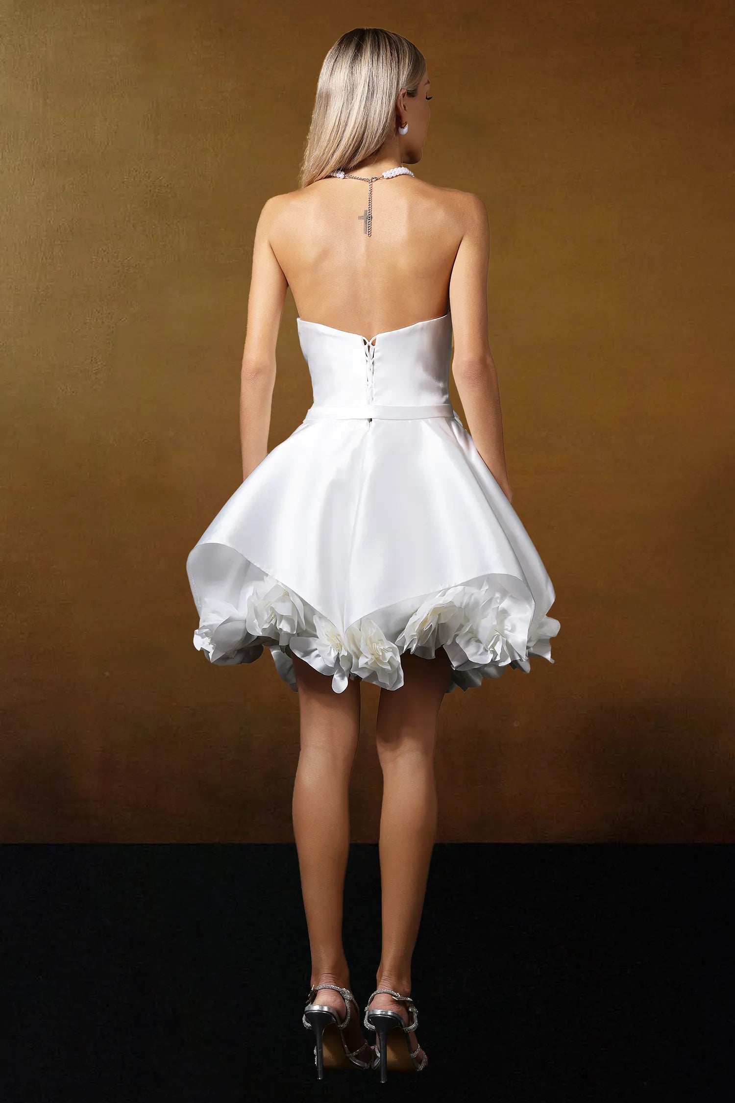 White Sweetheart Neck 3D Floral Applique Lace-Up Back Satin Mini Evening Dresses