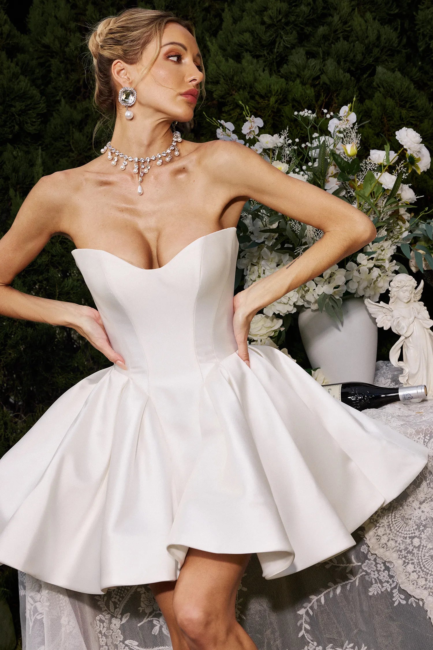White Sweetheart Neck Lace-Up Back Satin A-Line Mini Evening Dresses