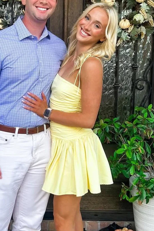 Yellow Spaghetti Straps Pleats Sleeveless Satin Short Homecoming Dress