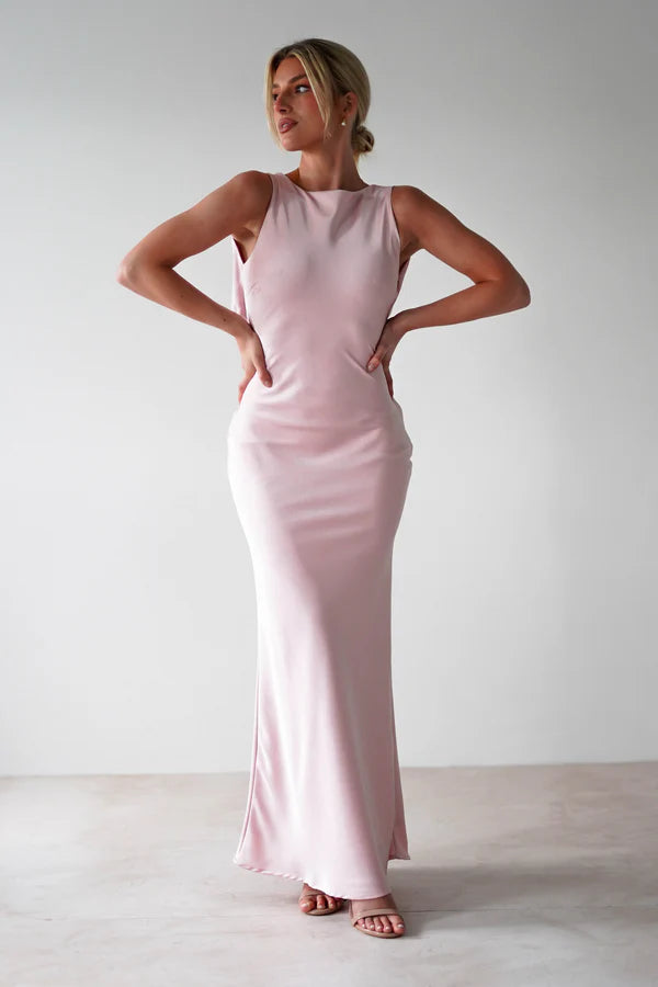 Sleeveless waist cinching tight backless strapless dress