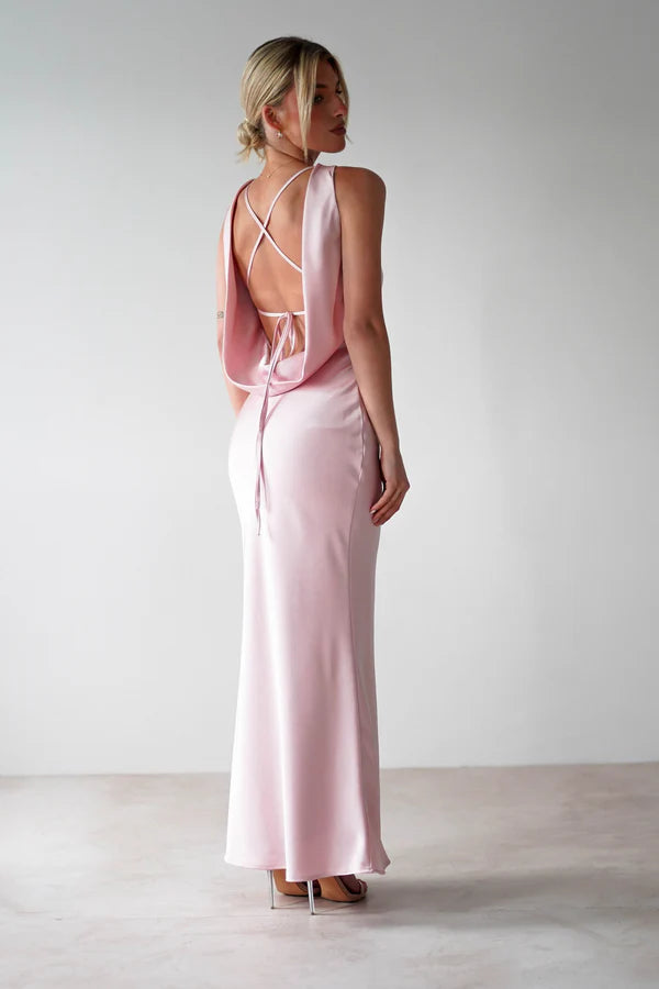 Sleeveless waist cinching tight backless strapless dress