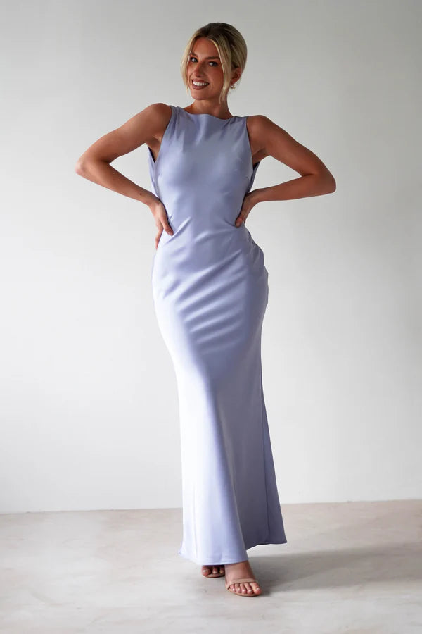 Sleeveless waist cinching tight backless strapless dress