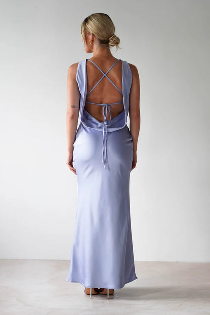 Sleeveless waist cinching tight backless strapless dress