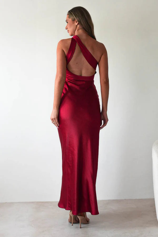 Red single shoulder strap backless long skirt dress