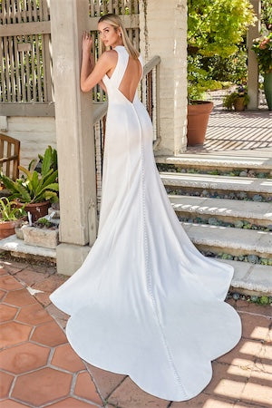 V-neck backless mermaid and floor length skirt with front slit
