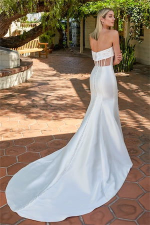 Sleeveless strapless mermaid and floor length skirt with tail