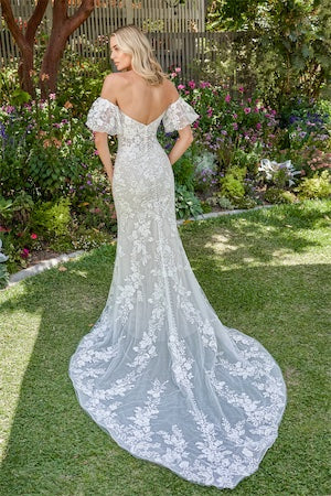 Beautiful Tulle and Sequin Lace Fit & Flare Gown with Strapless Sweetheart Neckline and Detachable Bubble Sleeves
