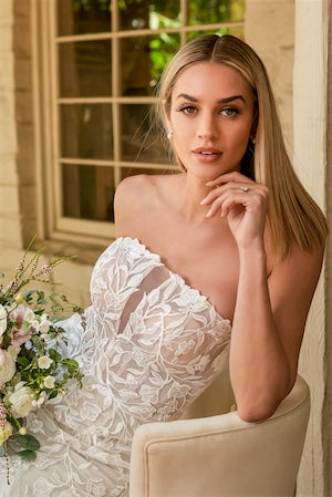 V-neck sexy strapless tight corset mermaid and floor length dress wedding dress