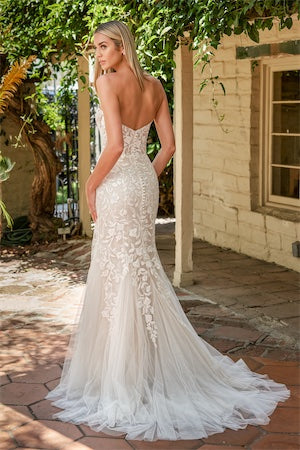 V-neck sexy strapless tight corset mermaid and floor length dress wedding dress