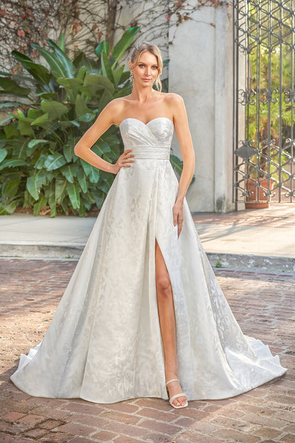 Strapless strapless strapless corset slim fit and floor length skirt with side slit
