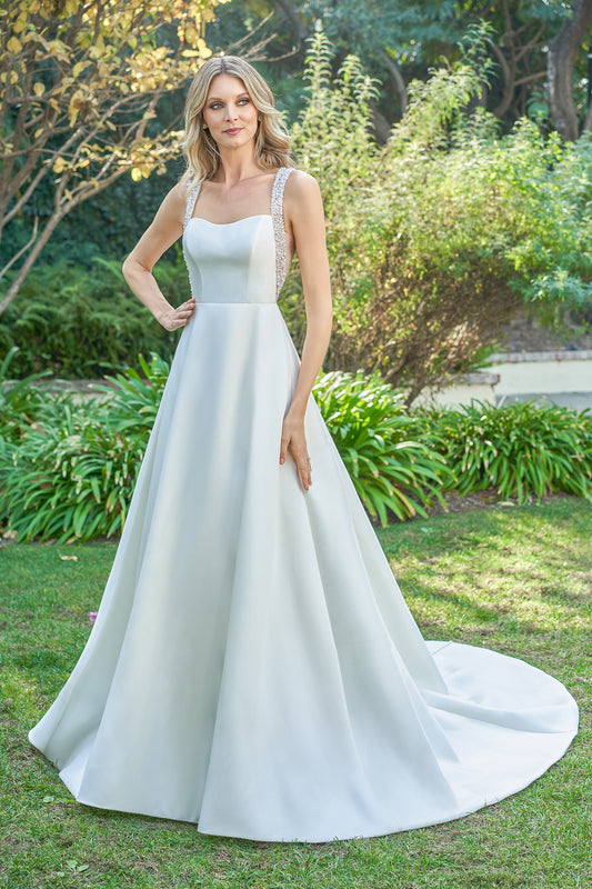 Square collar backless simple wedding dress and floor length skirt