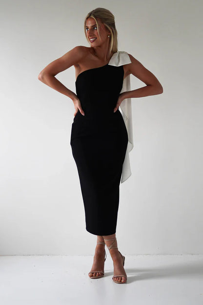 Black single shoulder strap white bow tight dress