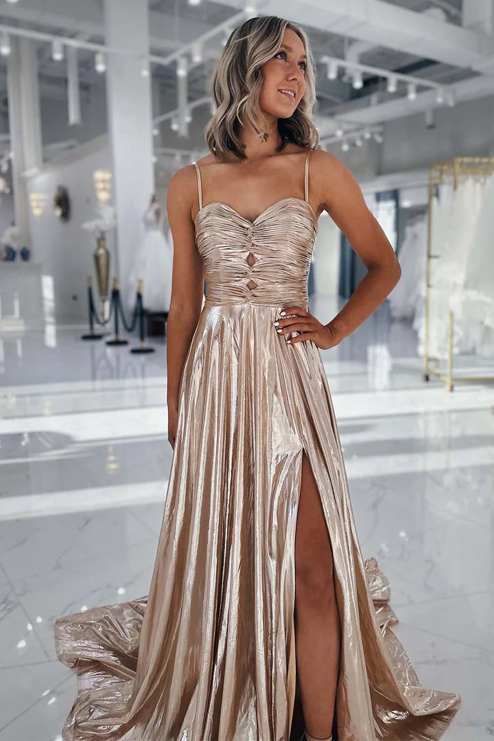 Long term trailing skirt with pleated side slit and fine suspender straps