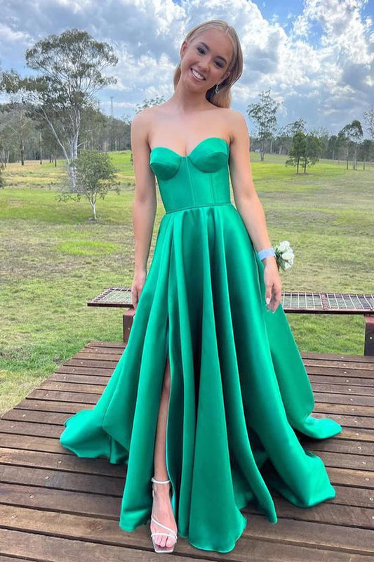 Strapless fishbone corset with side slit long skirt