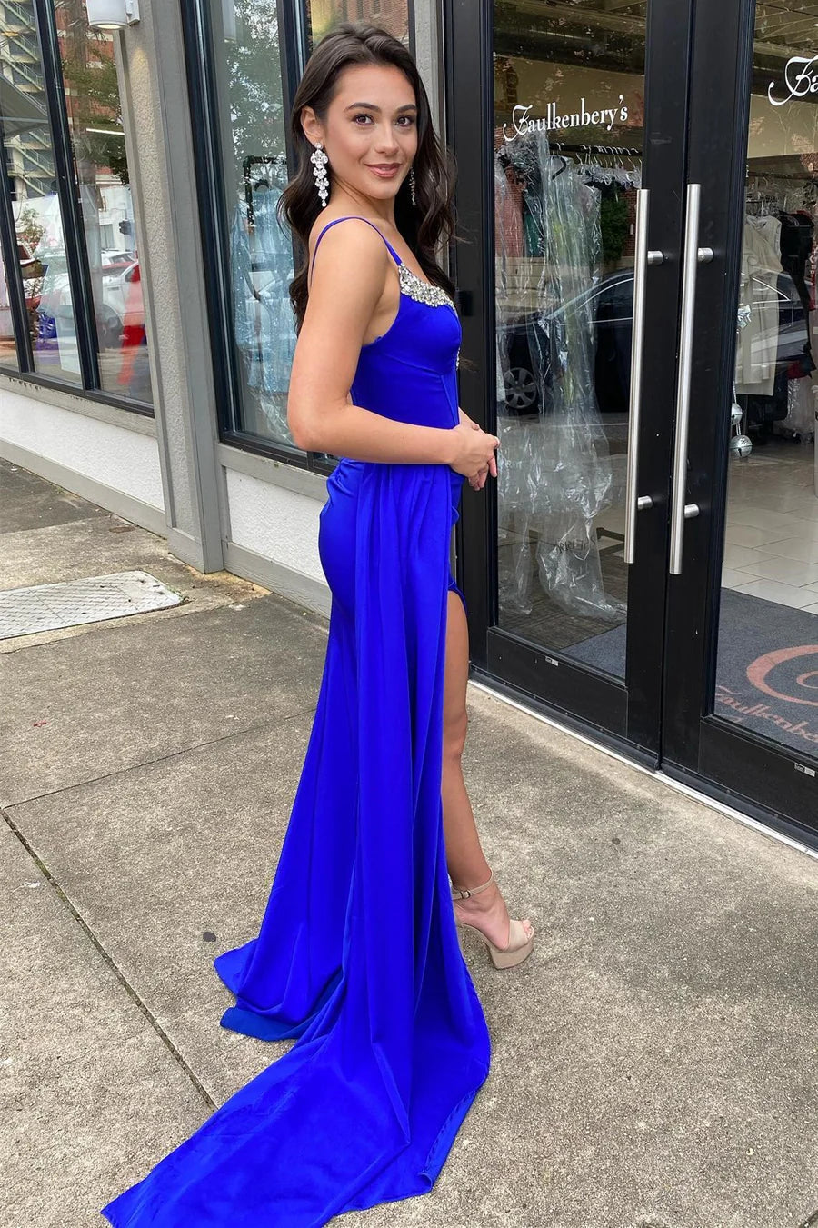 V-neck slim suspender mermaid dress with side slit
