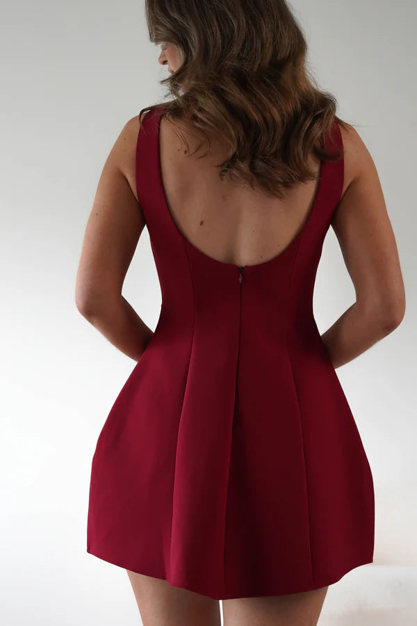Sleeveless U-shaped backless short skirt dress