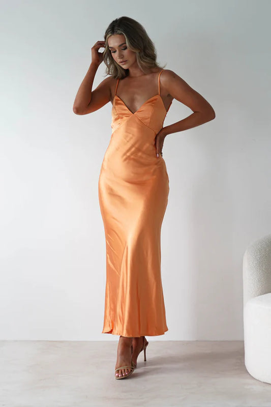 Thin shoulder strap backless waist cinching long dress with straps