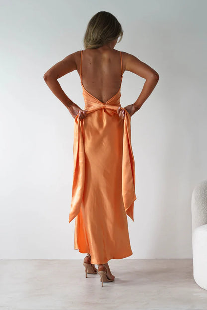 Thin shoulder strap backless waist cinching long dress with straps
