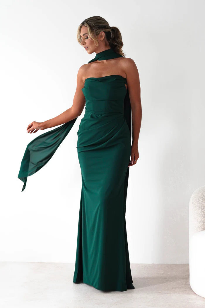 Sleeveless and strapless long skirt chiffon dress