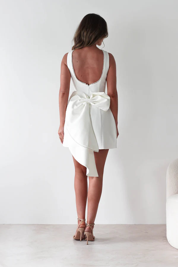 Sleeveless backless short skirt bow detachable dress