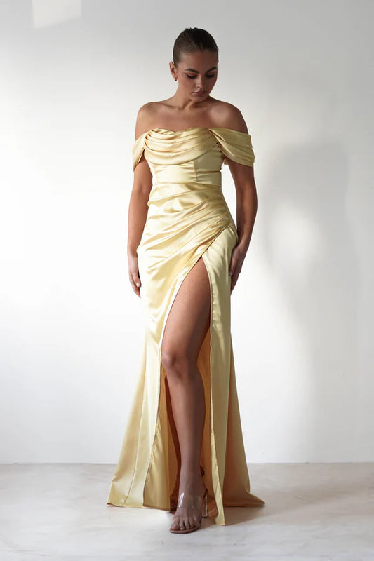 Shoulderless tight mermaid dress with side slit
