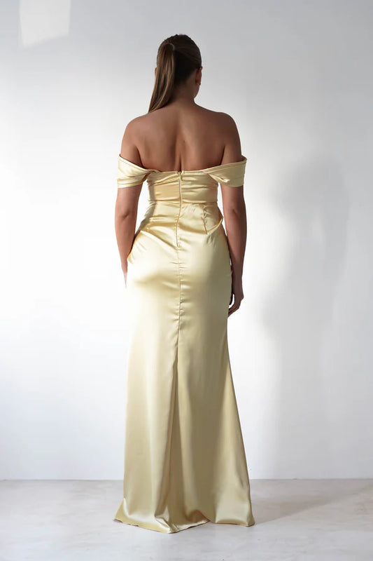 Shoulderless tight mermaid dress with side slit